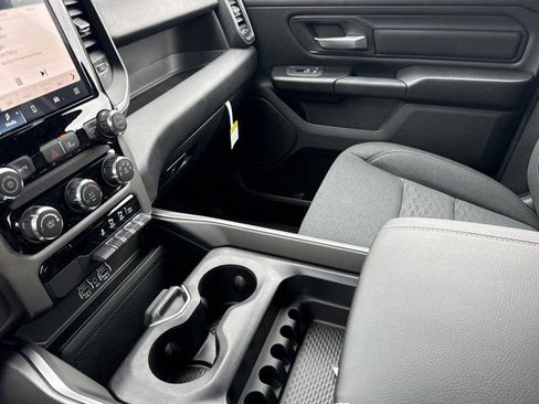 New 2026 RAM 1500 Express AWD/4WD image 17