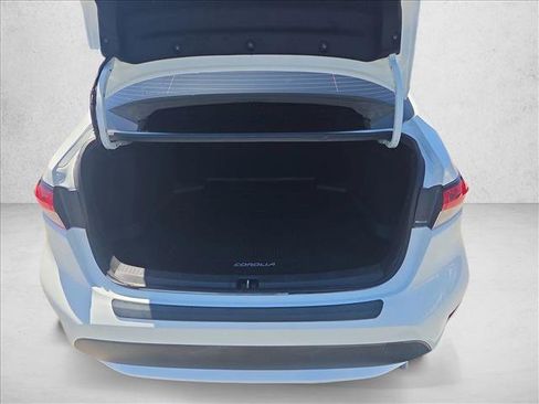 Used 2020 Toyota Corolla LE FWD image 6