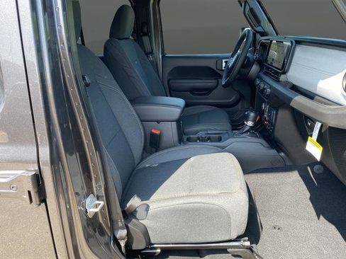 New 2025 Jeep Gladiator Willys image 31