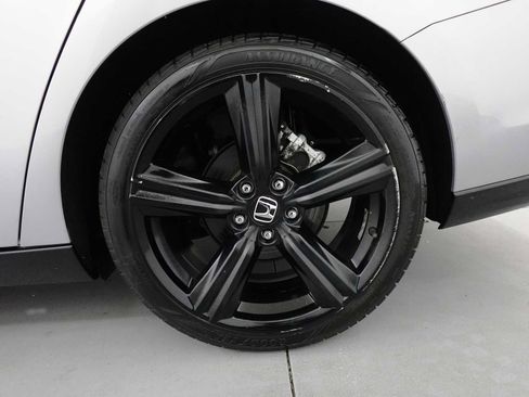 Used 2024 Honda Accord Sport image 9