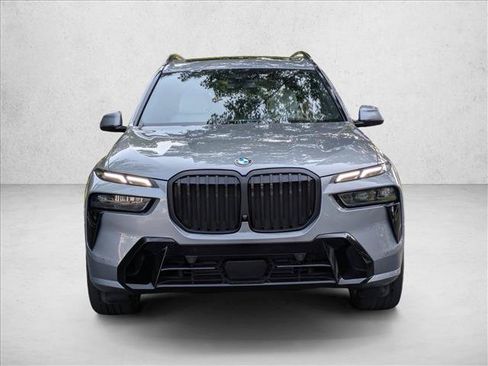 Used 2024 BMW X7 xDrive40i w/ M Sport Package AWD/4WD image 2
