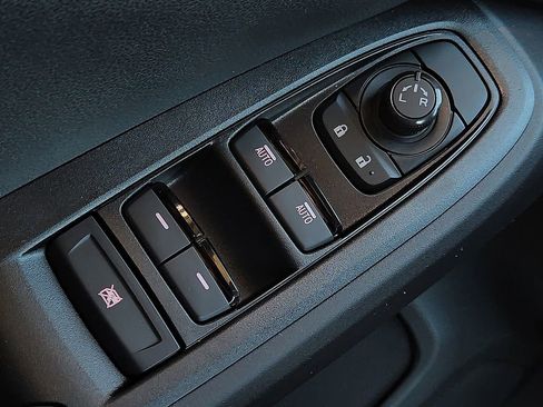 New 2026 Subaru Crosstrek 2.5i Sport image 18