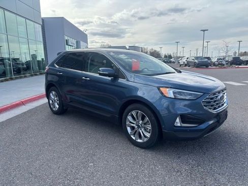 Used 2019 Ford Edge Titanium w/ Equipment Group 301A AWD/4WD image 3