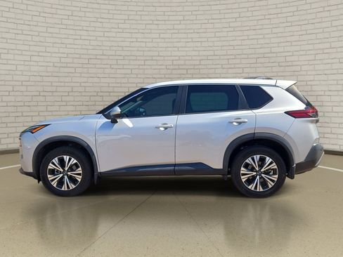 Certified 2022 Nissan Rogue SV FWD image 8
