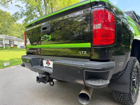 Used 2017 Chevrolet Silverado 2500 LTZ w/ Duramax Plus Package AWD/4WD image 81