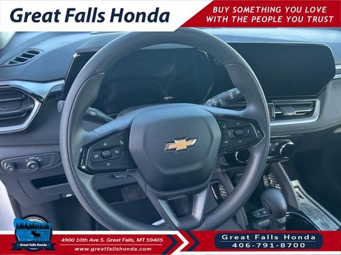 Used 2025 Chevrolet TrailBlazer LT AWD/4WD image 14