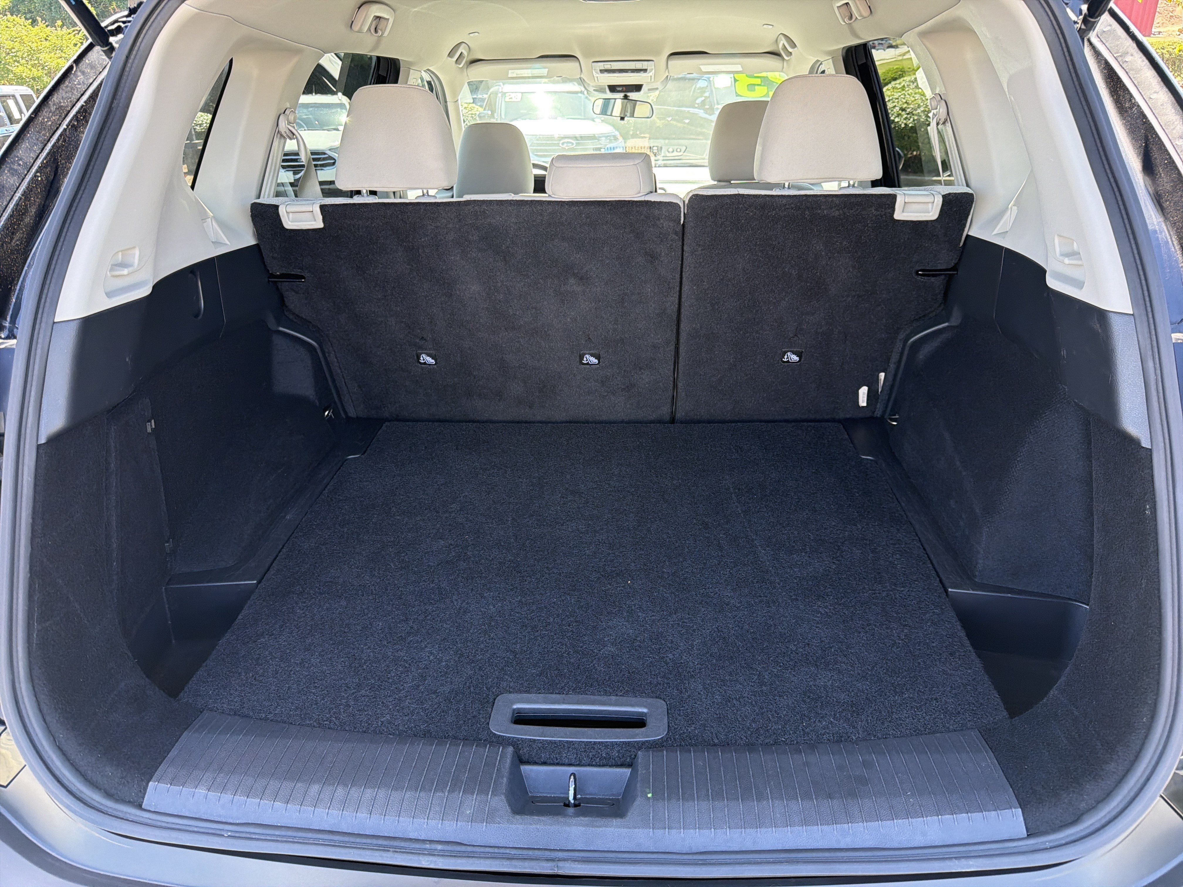 Used 2023 Nissan Rogue SV FWD image 29