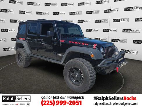 Used 2017 Jeep Wrangler Unlimited Rubicon w/ Connectivity Group AWD/4WD image 1