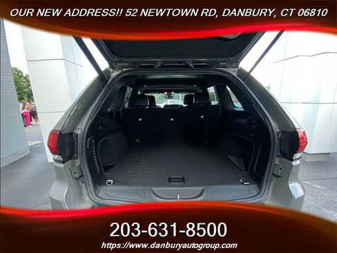 Used 2019 Jeep Grand Cherokee Altitude AWD/4WD image 25