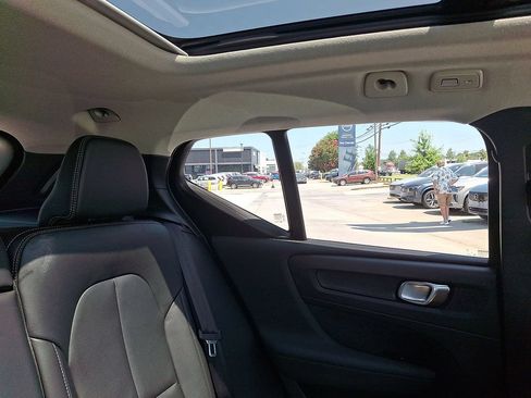 Certified 2026 Volvo XC40 B5 Plus AWD/4WD image 14