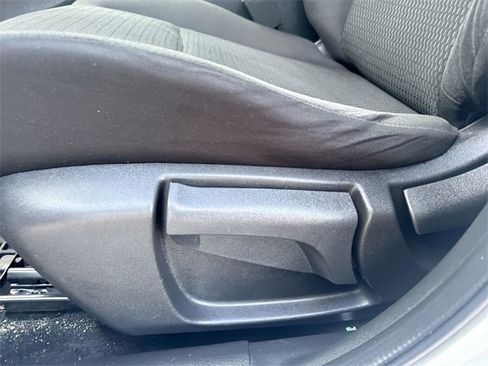 Used 2018 Nissan Rogue Sport S image 18