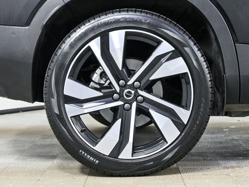 Used 2023 Volvo XC40 B5 Plus w/ Driver Assist Package image 38