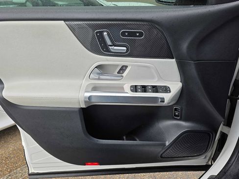 Used 2022 Mercedes-Benz GLB 35 AMG 4MATIC image 14