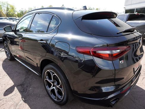 Used 2022 Alfa Romeo Stelvio Veloce AWD/4WD image 4