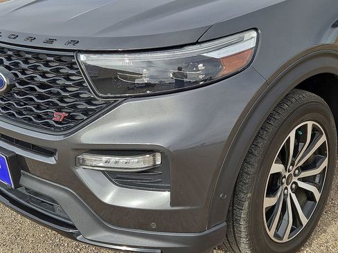 Used 2020 Ford Explorer ST w/ Premium Technology Package image 9