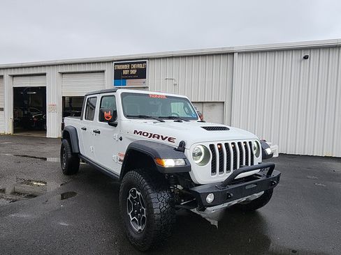 Used 2023 Jeep Gladiator Mojave w/ Cold Weather Group AWD/4WD image 7