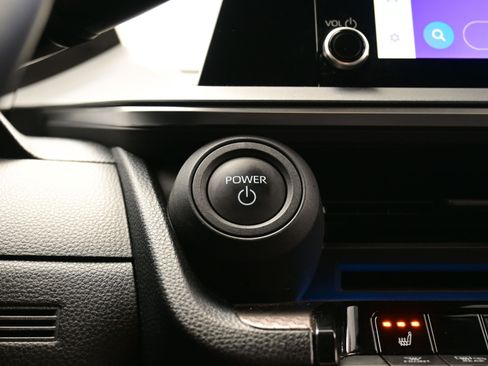 Used 2024 Toyota Prius XLE image 22