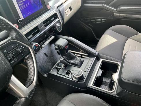 Certified 2024 Toyota Tacoma TRD Off-Road AWD/4WD image 20