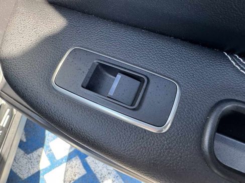 Used 2017 Jaguar F-PACE S image 41