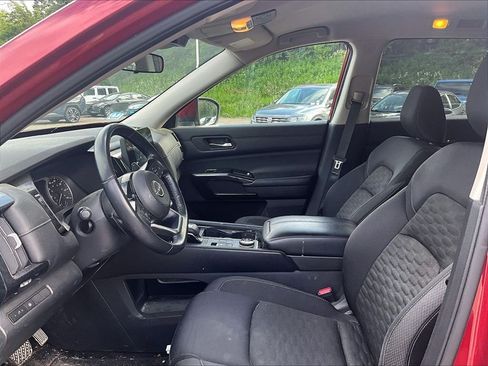 Used 2022 Nissan Pathfinder SV w/ Cargo Package AWD/4WD image 4
