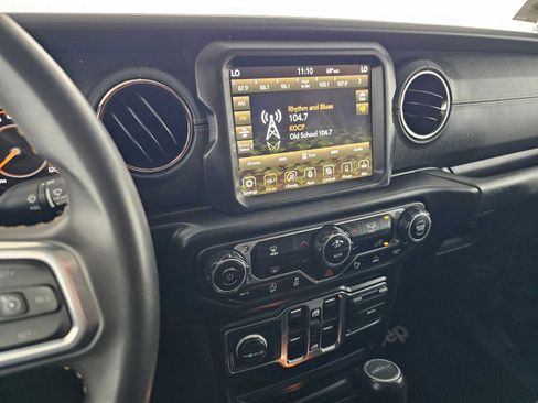 Used 2023 Jeep Gladiator Overland AWD/4WD image 26