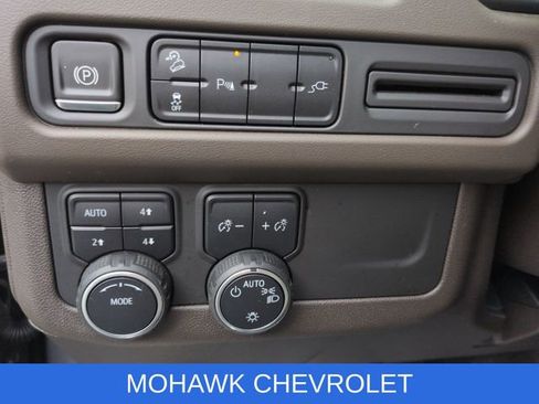 Used 2021 Chevrolet Tahoe Z71 AWD/4WD image 37
