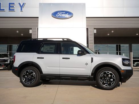 New 2026 Ford Bronco Sport Outer Banks AWD/4WD image 2