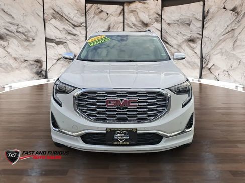 Used 2020 GMC Terrain Denali w/ Denali Premium Package AWD/4WD image 2