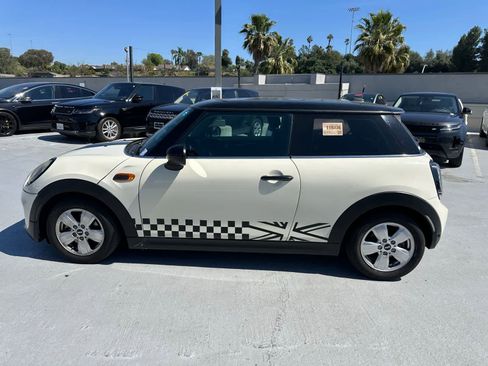 Used 2014 MINI Cooper 2-Door Hardtop image 2