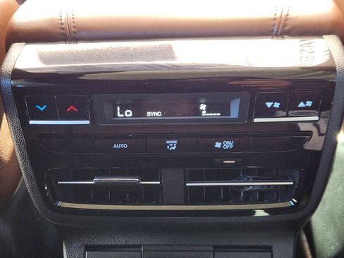 Used 2023 Acura MDX SH-AWD w/ Technology Package image 24