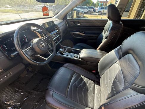 Used 2024 Nissan Pathfinder Platinum w/ Cargo Package AWD/4WD image 8