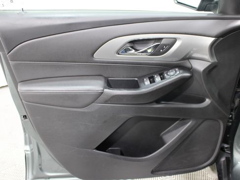 Used 2022 Chevrolet Traverse LT w/ LPO, Cargo Package image 6