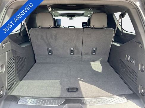 Used 2024 Chevrolet Suburban High Country AWD/4WD image 26