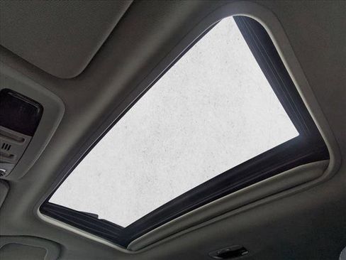 Used 2018 Subaru Outback 3.6R Limited image 16