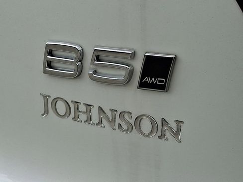 New 2026 Volvo XC40 B5 Ultra w/ Protection Package Premier image 19