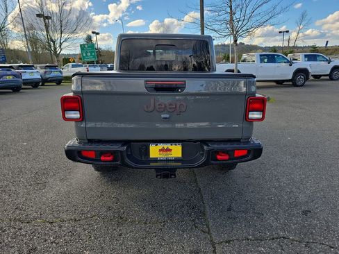 Used 2023 Jeep Gladiator Rubicon w/ Cold Weather Group image 5