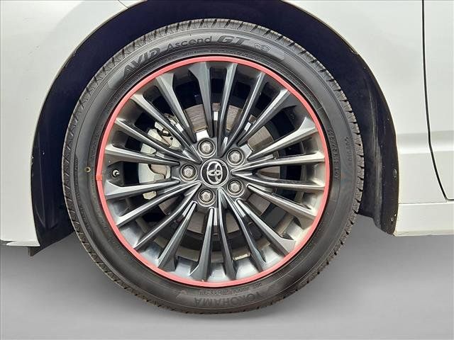 Used 2019 Toyota Avalon XSE FWD image 30