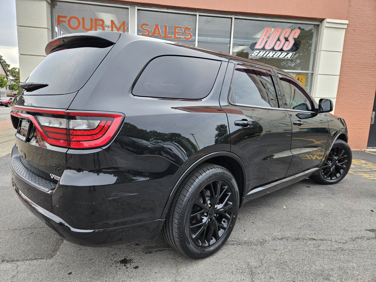 Used 2016 Dodge Durango R/T w/ Blacktop Package AWD/4WD image 3