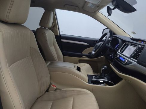 Used 2019 Toyota Highlander Plus image 21