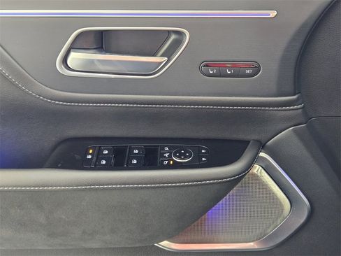 Used 2025 INFINITI QX80 Sensory image 28