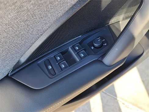 New 2026 Volkswagen Tiguan S image 9