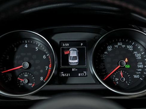 Used 2017 Volkswagen Jetta GLI FWD image 18