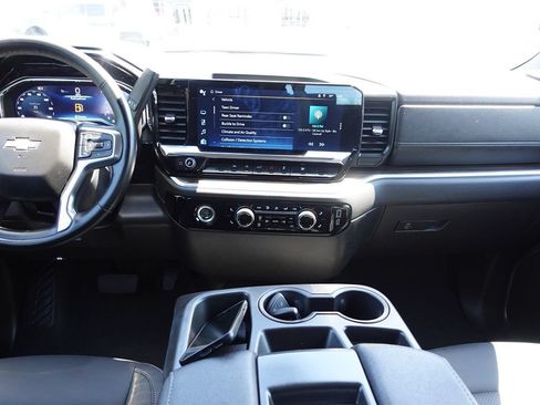 Used 2024 Chevrolet Silverado 1500 LT AWD/4WD image 40
