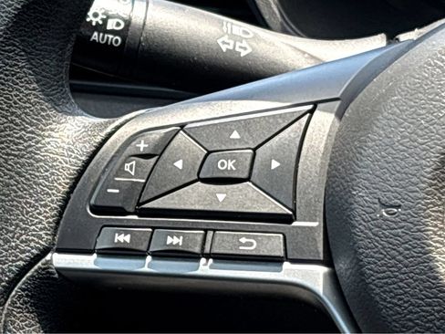 Used 2024 Nissan Altima 2.5 SV FWD image 13
