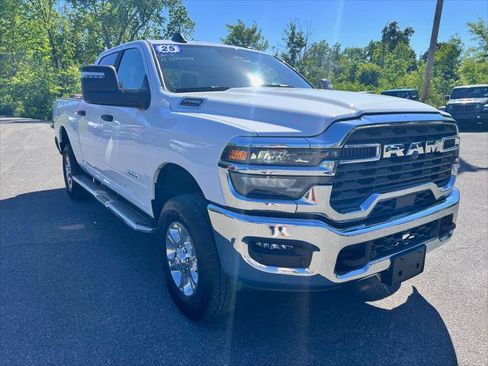 Certified 2025 RAM 2500 Big Horn AWD/4WD image 1
