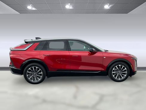 New 2026 Cadillac Lyriq Luxury w/ LPO, Floor Liner Package image 7