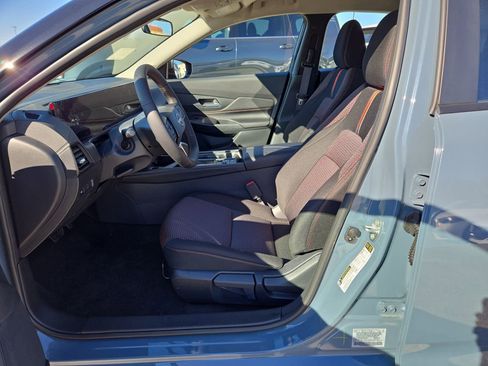 New 2026 Nissan Sentra SR w/ Floor Mat Package FWD image 10