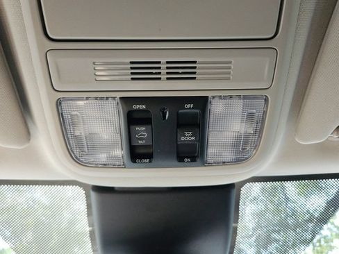 Used 2025 Honda Odyssey Touring image 22
