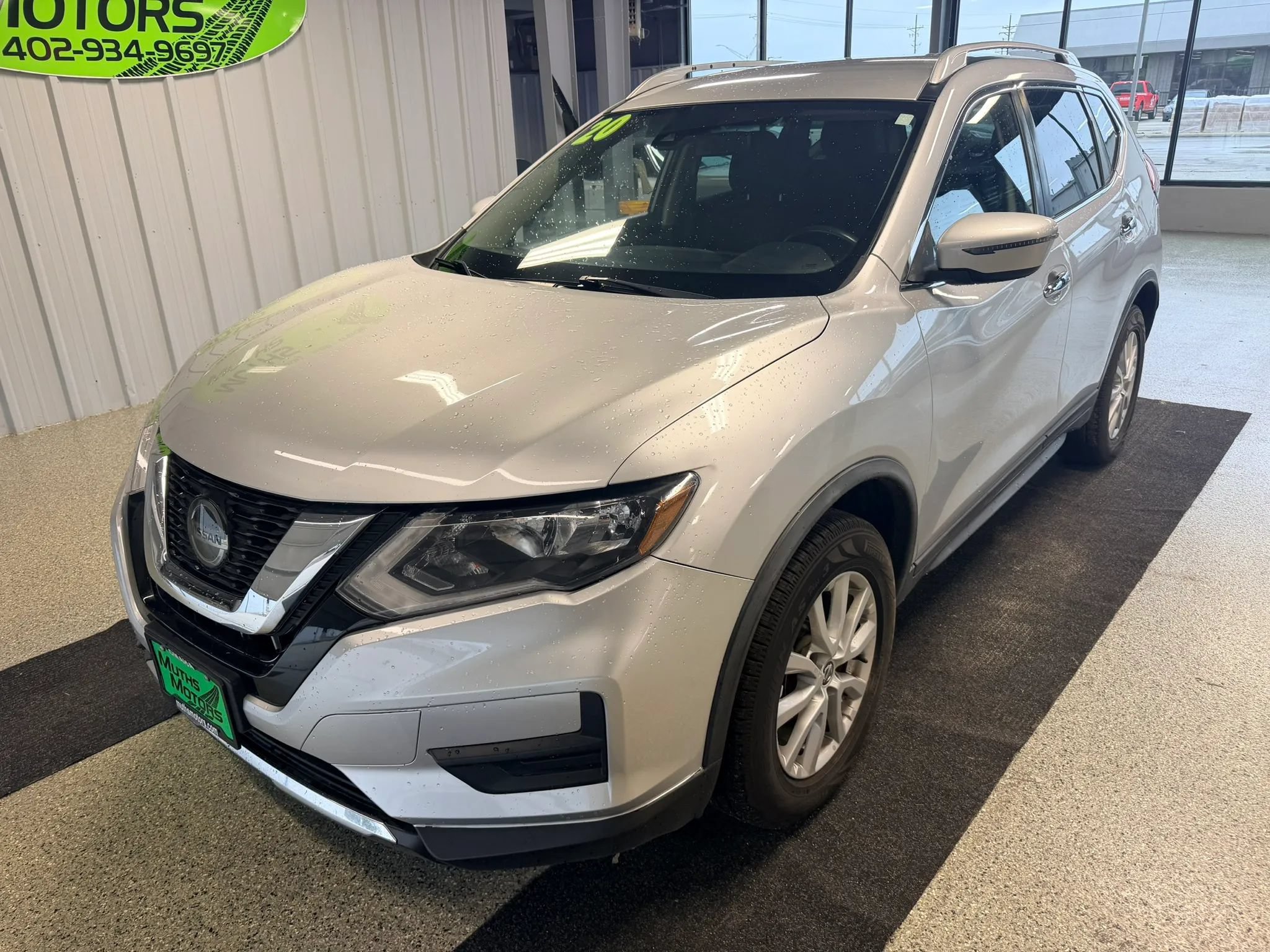Used 2020 Nissan Rogue SV AWD/4WD image 1