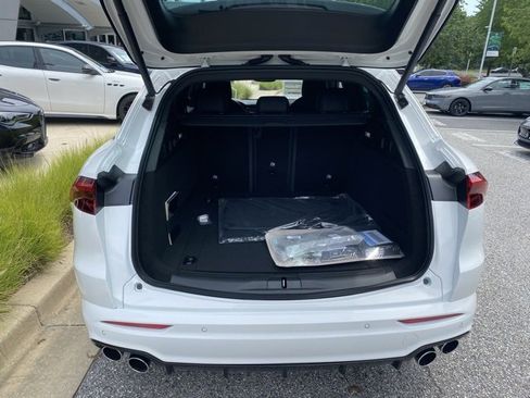 New 2025 Maserati Grecale GT image 8